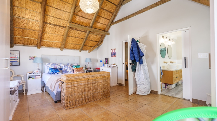 6 Bedroom Property for Sale in Struisbaai Western Cape